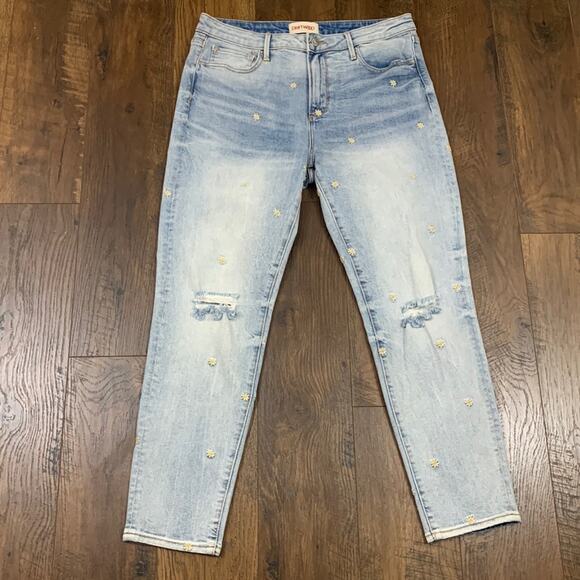 DRIFTWOOD Gizelle High Rise Embroidered Dizzy Daisy Distressed Light Wash Jeans - Picture 2 of 8